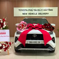 Giao xe Toyota tại Hà Tĩnh - Phạm Thuý Quyên